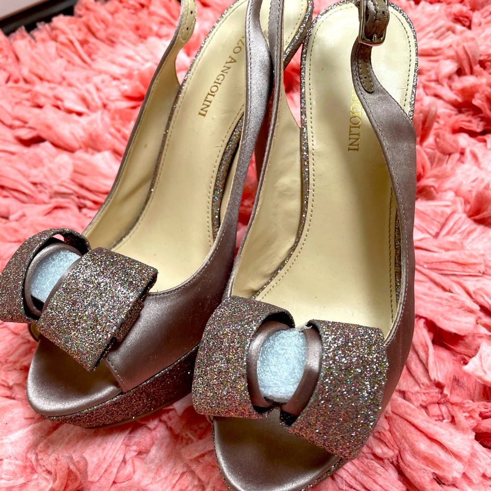 Enzo angiolini bow heels